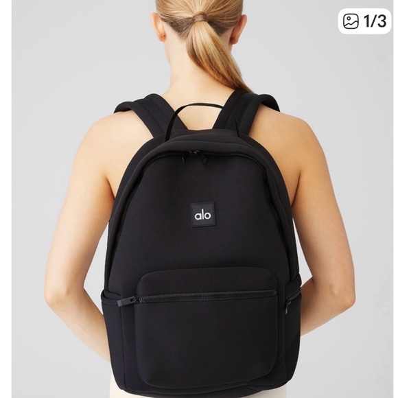 ALO Yoga Handbags - ALO Yoga STOW Backpack